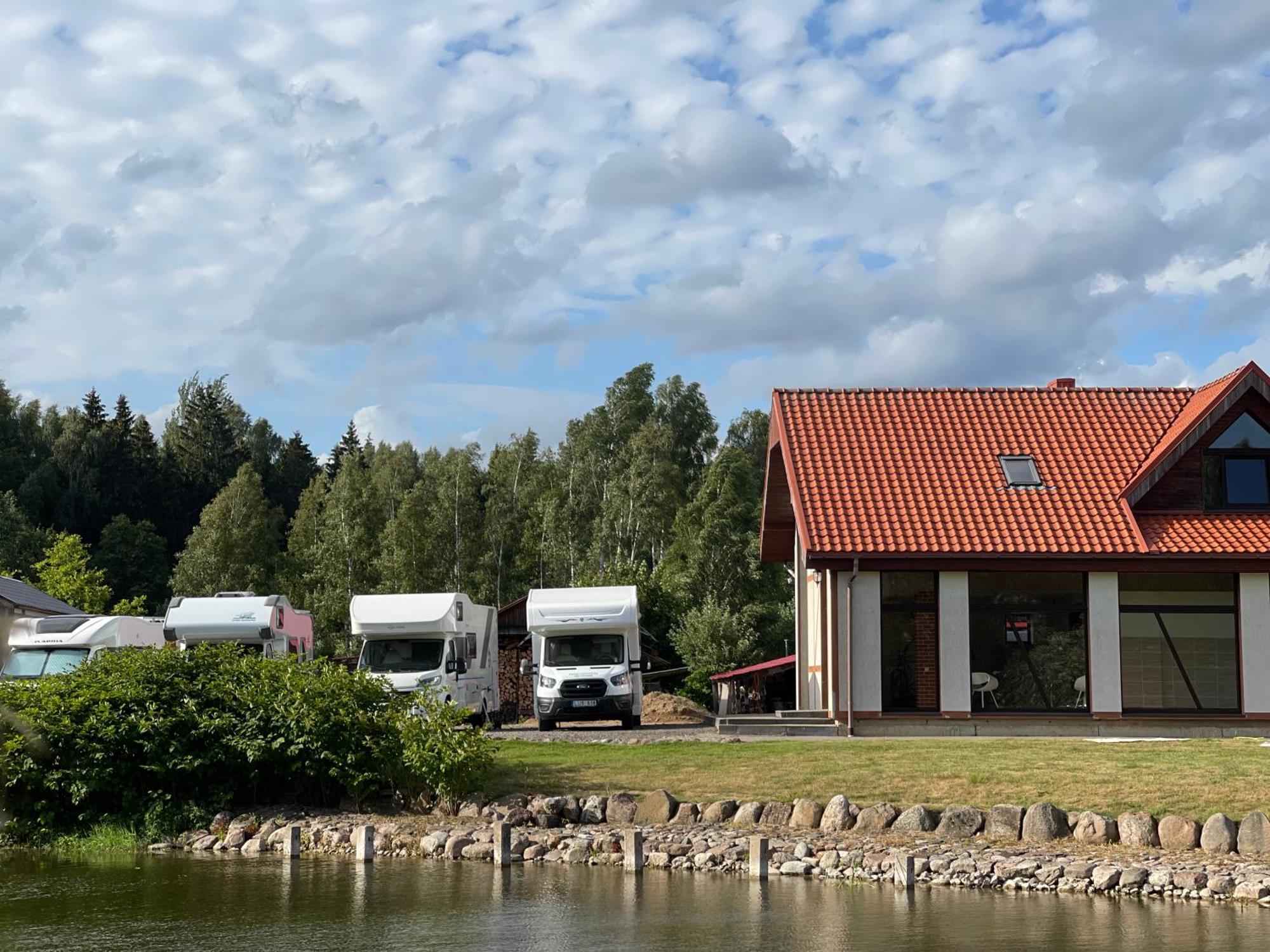 Hotel Jurvinge à Zadvainai Extérieur photo